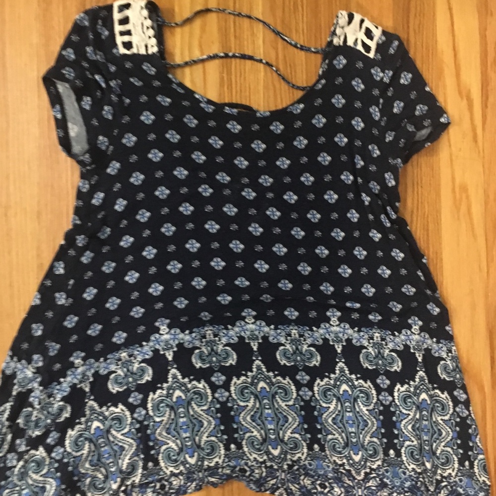 Maurices Size: M Blue Top